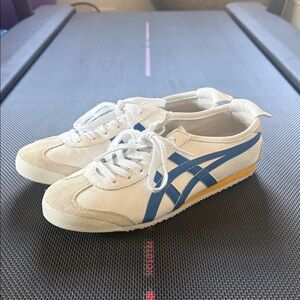 Onitsuka Tiger sneakers. EU 39 (size 8)